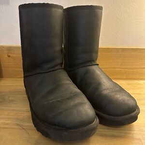 Classic short Ugg boots